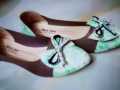 girls flat shoe. 