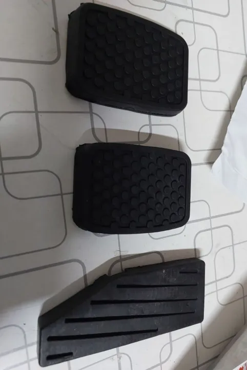 Suzuki%20Cultus%20Padel%20Rubber%20(%203%20)%20pieces%20interior%20Foot%20Rubber%20/%20Accelerator%20clutch%20and%20Brake%20Rubber%20-%20Image%202