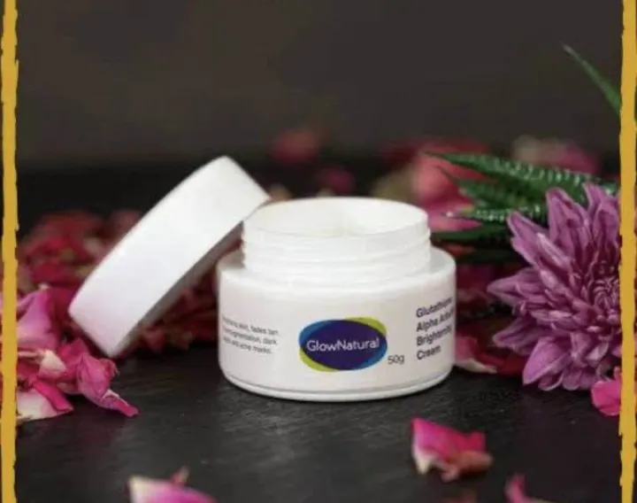 Glutathione%20Alpha%20Arbutin%20Skin%20Brightening%20Cream%20Radiant%20&%20Even%20Skin%20Tone%20-%20Image%202