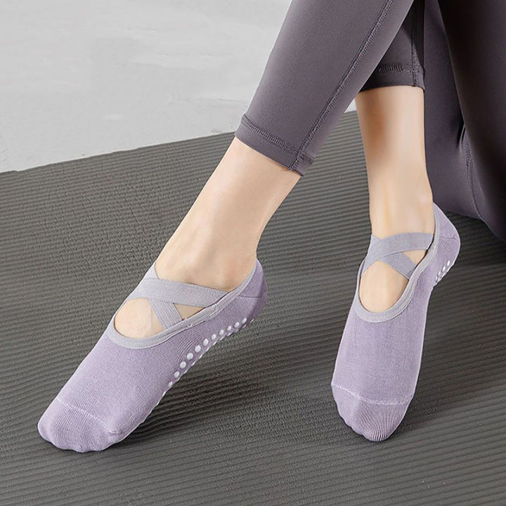Women's%20Professional%20Yoga%20Socks%20Anti-Slip%20Sweat-Absorbent%20Breathable%20Pilates%20Ballet%20Dance%20Sport%20Socks%20for%20Active%20Ladies%20-%20Image%204