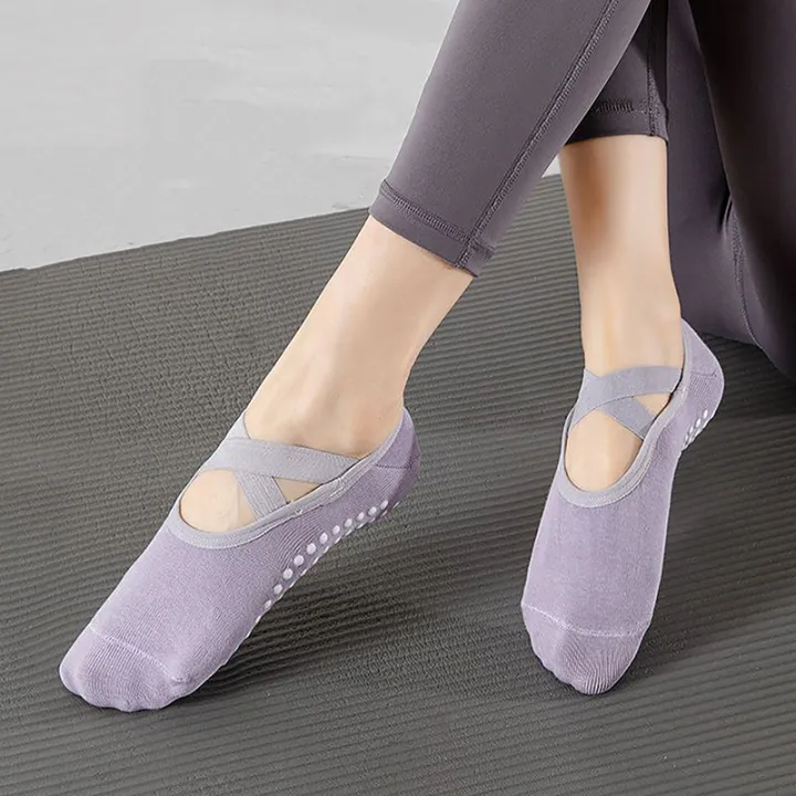 Women's%20Professional%20Yoga%20Socks%20Anti-Slip%20Sweat-Absorbent%20Breathable%20Pilates%20Ballet%20Dance%20Sport%20Socks%20for%20Active%20Ladies%20-%20Image%204
