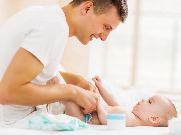 Neocare%20Baby%20Diaper%20Newborn%20(0%E2%80%934kg)%20%7C%2020%20Pcs%20%7C%20Ultra%20Soft%20&%20Super%20Absorbent%20%7C%20Breathable%20Baby%20Diaper%20%7C%20Leak%20Guard%20%7C%20Comfortable%20Newborn%20Disposable%20Diapers%20-%20Image%204