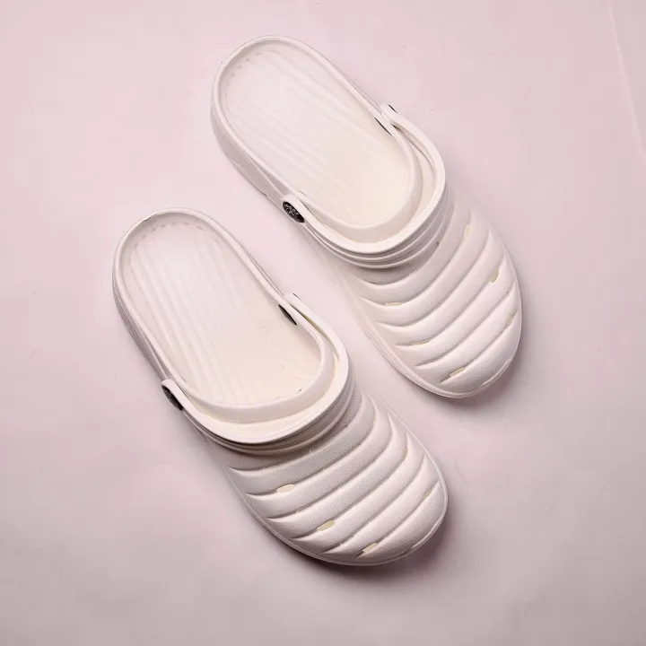 Men's%20Premium%20Comfortable%20Clogs%20%7C%7C%20Effortless%20All-Day%20Ease%20with%20Supportive%20Back%20Strap%20Sandals%20for%20Men%20-%20Image%206