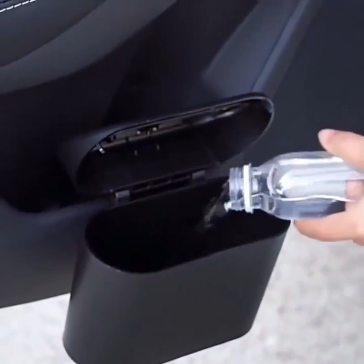 Universal Car Clamshell Trash Bin Hanging Auto Garbage Dust Case Storage Box Organizer Mini Black ABS Pressing Type Waterproof Trash Can with 20Pcs/roll Garbage Bags