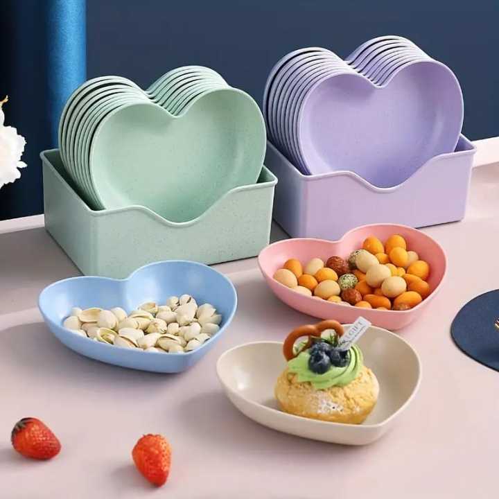 Reusable%20Plastic%20Plates%20Heart%20shape%20-%20Image%204