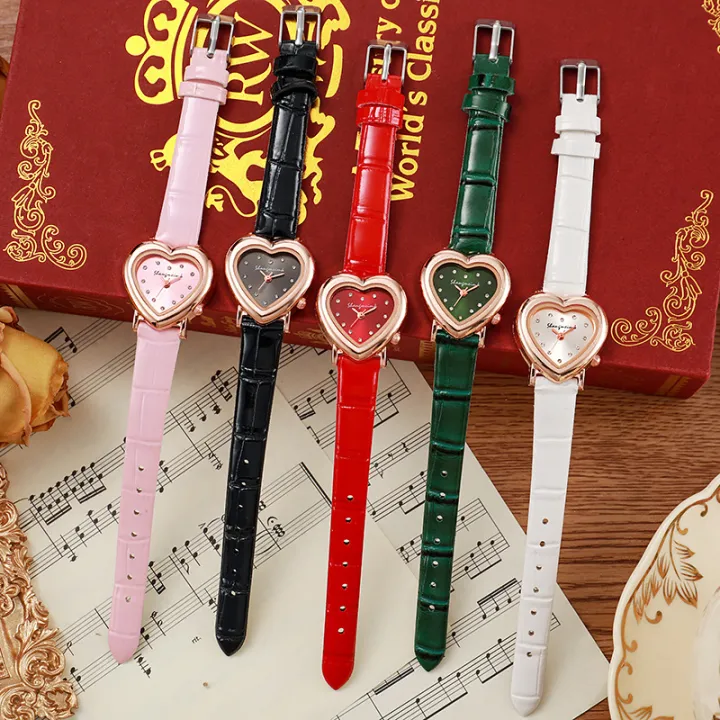 Women's%20Watch%20Fashion%20Rhinestone%20Heart%20Dial%20Leather%20Band%20Quartz%20Watches%20-%20Image%205
