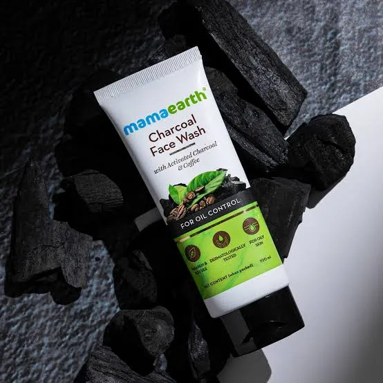 Mamaearth%20charcoal%20facewash%20for%20oil%20control%20-%20100%20ml%20-%20Image%202