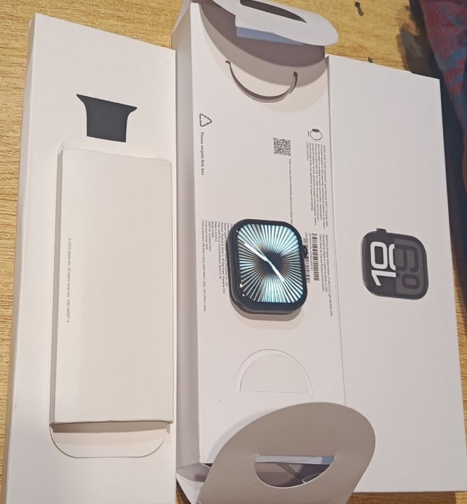 Smart%20Series%2010%20L%20%20Premium%20Display%20%7C%20Strong%20Battery%20%7C%20Fitness%20&%20Call%20Features%20-%20Image%204