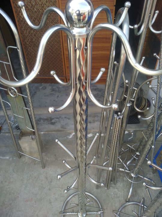 Stainless%20Steel%20Cloth%20Hanger%20stand%20-%20Image%202