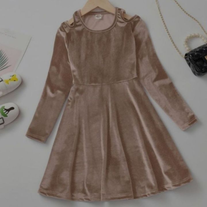 new%20Velvet%20frock%20for%20girls%20special%20velvet%20frock%20quality%20dresse%20-%20Image%203