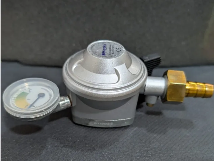 22%20MM%20Miyako%20LPG%20Gas%20Regulator%20MKR-GR15%20WITH%20SAFETY%20LOCK%20-%20Image%203