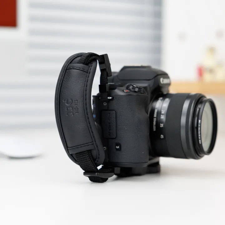 JJC%20Camera%20PU%20leather%20Wrist%20Strap%20for%20DSLR%20Mirrorless%20Camera%20Fit%20Canon%20EOS%20R50%20V%20EOS%20R50%20EOS%20R100%20EOS%20M50%20Mark%20II%20EOS%20M50%20-%20Image%203