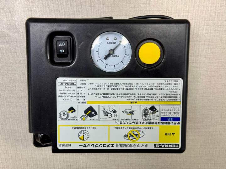 TERRA-S%20Japanese%20Car%20Air%20Pump/Inflator/Compressor%20with%20Pressure%20Gauge%20-%20Image%203