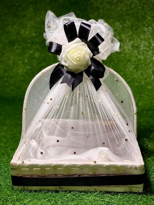 Beautiful%20Gift%20Basket%20with%20white%20net%20Wrap%20and%20beautiful%20flower%20Best%20for%20Birthday/Anniversary/Wedding/Gift%20By%20Maxify%20Store%20-%20Image%203