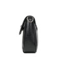 The neutral color bags are suitable for daily commuting and office use. They come in single-shoulder and hand-held styles..
