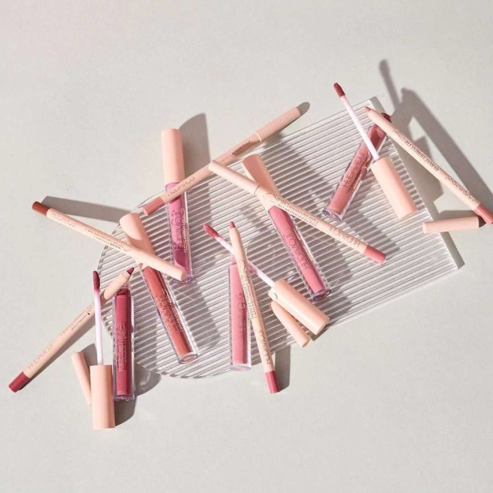 Hudamoji%20Lip%20Combo%20Set%20%E2%80%93%20Lip%20Gloss%20+%20Lip%20Liner%20(6pcs%20Collection)%20-%20Image%203
