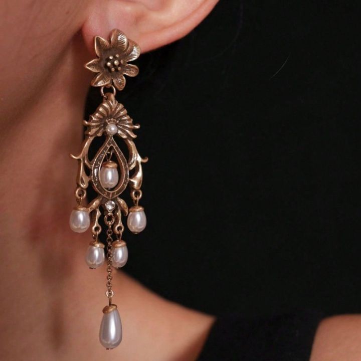 French%20Retro%20Light%20Luxury%20Needle%20Flower%20Imitation%20Pearl%20Style%20Water%20Droplet%20Tassel%20Earring%20Medieval%20Vintage%20Court%20Style%20Earrings%20-%20Image%204