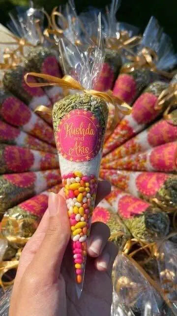 customized%20name%20sweet%20mehndi%20cone/%20mayon%20events%20giveaway/%20mehndi%20favours/%20mayon%20return%20favours%20/%20mehndi%20decor/%20mehndi%20gifts%20-%20Image%207