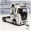1:24 diecast Mercedes Benz actors truck trailer alloy model. 