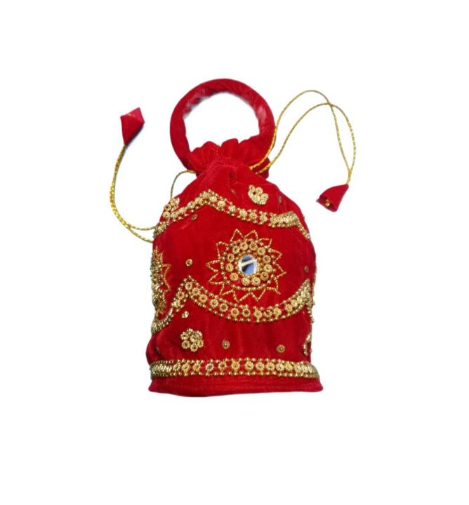 Behuli%20Thaili,%20Nepali%20Style%20Women%20Surke%20Thaili,%20Golden%20Shine%20Pote%20Studded%20Thaili%20For%20Women%20-%20Image%204