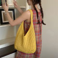 Holiday-Style Versatile Woven Mesh Women's Bag with Large Capacity - Perfect for Seaside Travel Tote Bag or Shoulder Bag. 