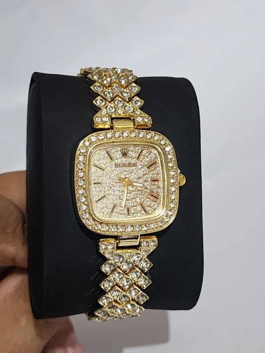 Premium%20quality%20New%20%20Design%20Watch%20for%20Ladies%20-%20Image%204