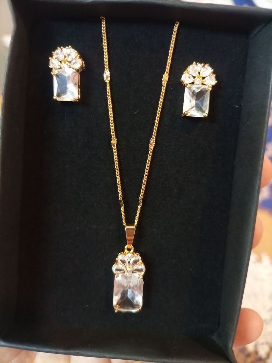 Jewellery%20Set%20Zarkon%20Stone%20Chain%20Locket%20and%20Tops%20-%20Image%205