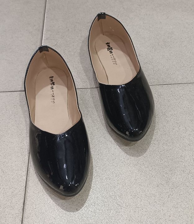 Ladies%20Black%20Shining%20Court%20shpes%20-%20Image%202