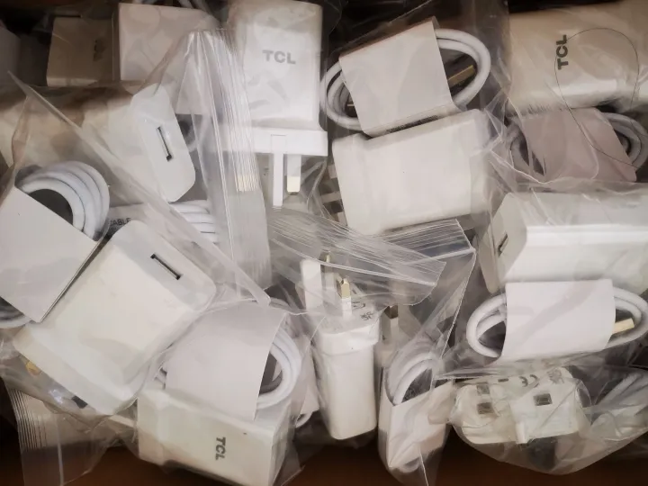 TCL%20Fast%20Charger%20with%20type%20c%20fast%20cable%20-%20Image%203