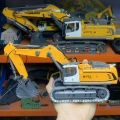 970 Mini Excavator 1/50 RTR RC Excavator Simulation Model with Light and Sound Desktop Remote Control Excavator Model Toy Gift. 
