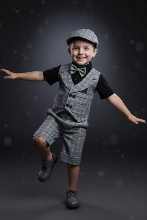 Summer%20friendly%20new%20demanding%20five%20piece%20party%20dress%20combo%20set%20for%20kids%20(%20half%20shirt%20+%20half%20pant%20+%20vest%20+%20bow%20tie%20)%20-%20Image%204