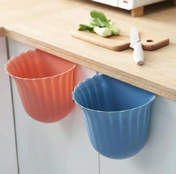 Plastic trash bin kitchen cabinet door hanging trash bin trash can wall mounted trash bin bathroom toilet waste storage bin