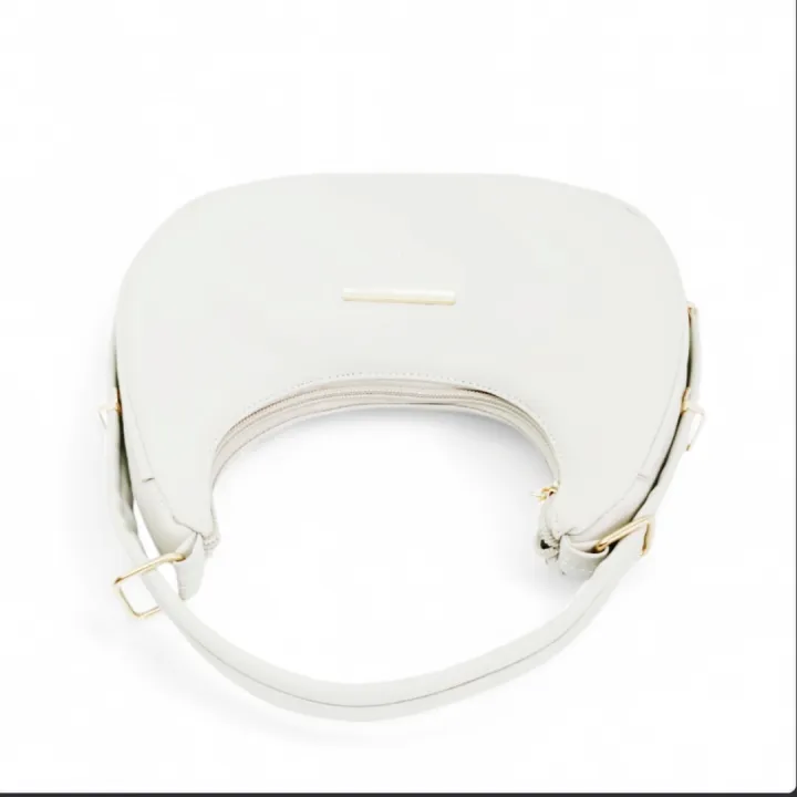 Elegant%20White%20Crescent%20Moon%20Bag%20with%20Gold-Tone%20Hardware%20and%20Adjustable%20Strap"%20-%20Image%204