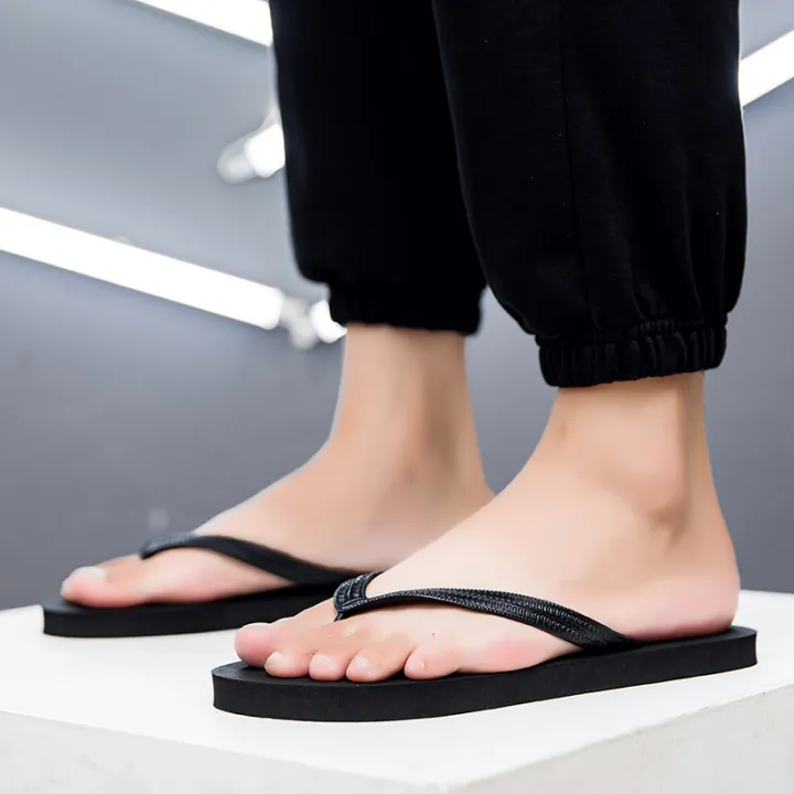 High%20Quality%20Men's%20Flip%20Flops%20Summer%20Light%20Beach%20Slippers%20Fashion%20Non-slip%20Casual%20Male%20Sandals%20Outdoor%20Black%20Flip%20Flop%20Sandals%20-%20Image%202