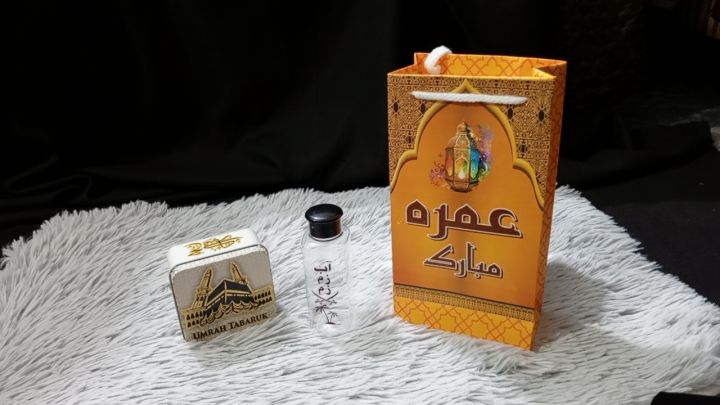 Pack%20of%206%20Umrah%20mubarak%20paper%20bag%20size%204.5/8%20Umrah%20Mubarak%20tin%20box%206%20size%203/3%20abezamzam%20bottle%206%20size%20100%20ml,Umrah%20Mubarak%20taburak%20gift%20set,%20Umrah%20taburak%20distribution%20packing%20-%20Image%205