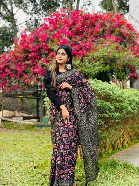 Screen%20Print%20Comfortable%20Half%20Silk%20Saree%20For%20Women%20-%20Partywear%20-%20Suitable%20for%20Every%20Season%20-%20Image%203