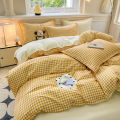 3pcs Simple, soft and skin-friendly duvet cover 3-piece set (1 duvet cover +2 pillowcases) (without core) Modern and breathable. 