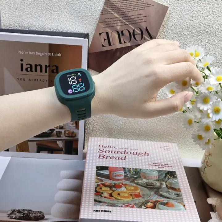 Ladies%20Small%20Square%20Watch%20I%20Fashion%20Astronaut%20LED%20Electronic%20Watch%20-%20Image%203