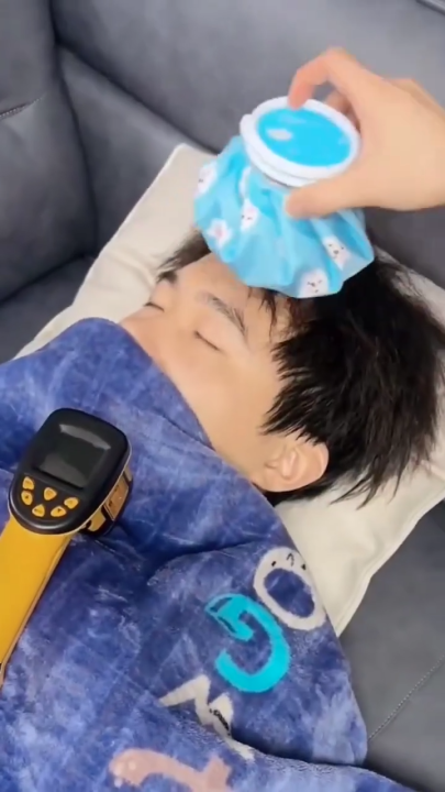 Ice Bag InjuryCare Dual-Use Hot & Cold Pack