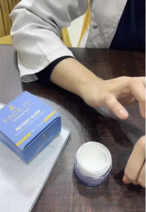Face%20It%20Instant%20Glow%20Cream%20By%20Zarpash%20Khan%20Premium%20Skincare%20Product%20For%20Radiant%20Skin%20-%2050g%20-%20Image%206