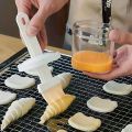 1pc High Temperature Resistant Oil Brush with Bottle for Kitchen Barbecue accessories Convenient Seasoning and Honey Bottle. 