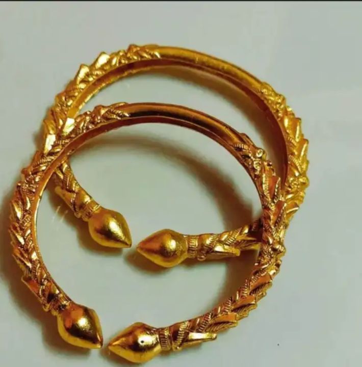 Panchadhatu%20Kade%20Chura%20for%20Women%20Jewelry%20Handmade%20Indian%20Ethnic%20Long%20Chura%20Leg%20Ornament%20with%20Green%20And%20Red%20Stones%20-%20Image%202