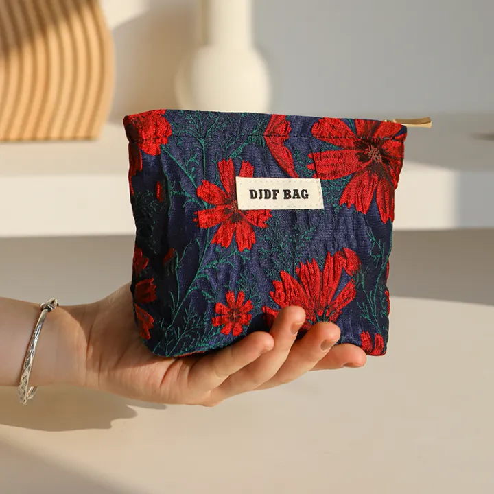 New%20Mini%20Female%20Cosmetic%20Bag%20Portable%20Red%20Soft%20Small%20Sanitary%20Napkin%20Storage%20Bag%20Commuter%20Coin%20Key%20Bag%20Portable%20Bank%20Card%20Bag%20-%20Image%204