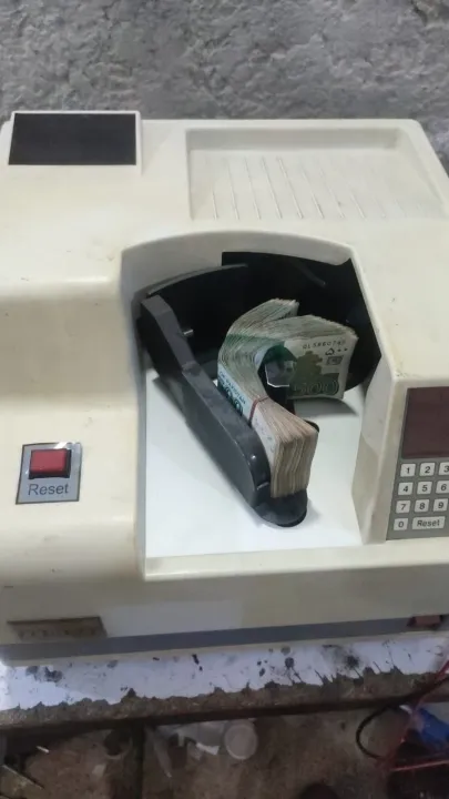 packet%20cash%20counting%20machine%20-%20Image%204