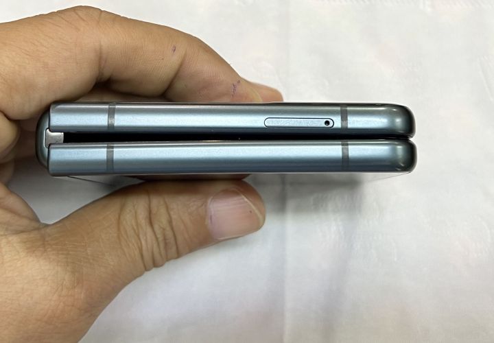 Samsung%20Galaxy%20Z%20Flip%203%20-%20Image%205