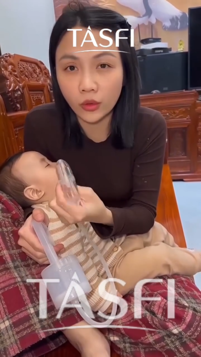 New Nasal Aspirator Negative Pressure Hand-Pulled Air Pump Infant and Toddler Snot Device and Booger Cleaning Suitable for Newborns -1pcs