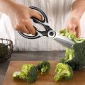 Stainless Steel Kitchen Scissors Multifunctional Household Chicken Bone Scissors With Lid Can Be Opened To Clip Walnuts.