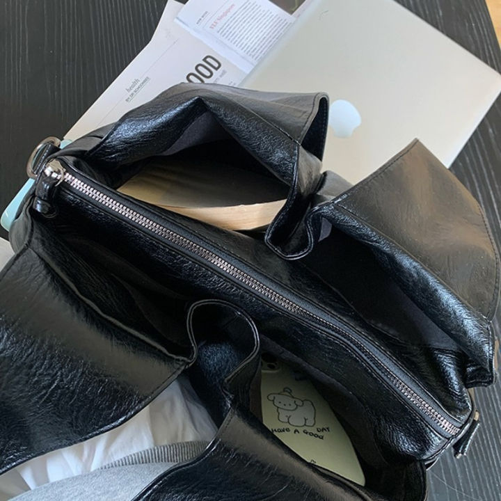 American%20Vintage%20Oil%20Wax%20Leather%20Large%20Capacity%20Tote%20Bag%20Lady%20Luxury%20Black%20Versatile%20Shoulder%20Bags%20Female%20Commute%20Crossbody%20Bag%20-%20Image%206