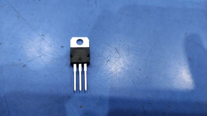 3pcs%20of%207805%20voltage%20regulator%2012volt%20to%205volt%20step%20down%20-%20Image%206