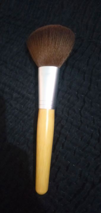 diana of london blusher / blush brush for women, best quality, makeup brush, 6.5 inch long brush